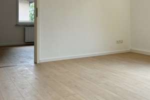 2 Zimmer Wohnung im DG - Schlafzimmer und Wohnküche - frisch renoviert – Spichernstraße 75, 47137 Untermeiderich, Duisburg – Vorschaubild 9