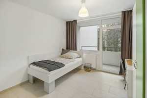 Möbliertes Studio-Apartment mit Balkon in Essen – September – Walmanger 10, 45355 Essen – Vorschaubild 1