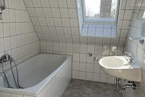 2-Zimmer Dachgeschosswohnung mit Wannenbad *WG-geeignet* – Lüderitzstraße 3, 24149 Kiel – Vorschaubild 6