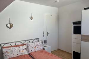 Wohnen mit Charakter: 3,5-Zimmer-Dachgeschosswohnung in Plettenberg – Landemerter Weg 16, 58840 Plettenberg – Vorschaubild 5