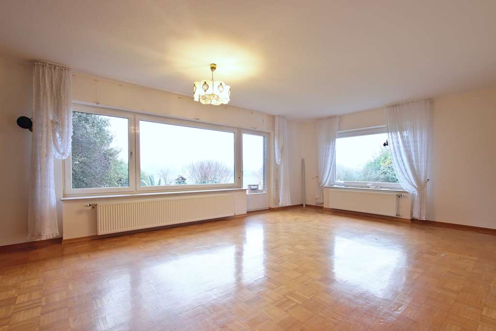 Immobilie in Lengerich - Großzügiges Einfamilienhaus mit Potential in Alleinlage - Bild 2