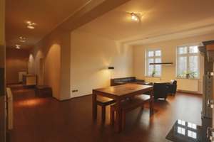 Elegante, großzügige 4 Zimmer-Wohnung in Gründerzeithaus