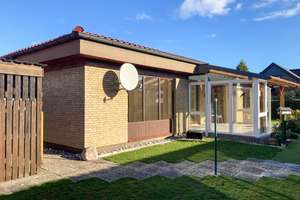 Bungalow mit Garage und Carport – Die vollständige Adresse der Immobilie erhältst du vom Anbieter., 23758 Oldenburg in Holstein – Vorschaubild 2