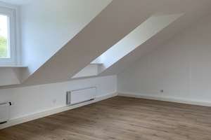 *** Frisch renovierte 2-Zimmer-Dachgeschosswohnung mit einer EBK - günstig & zentral *** – Sattlerstr 4, 42105 Elberfeld, Wuppertal – Vorschaubild 10