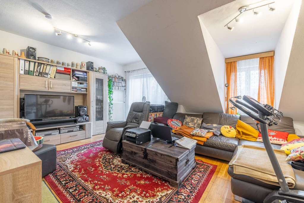 Immobilie in Berglern - SOMMER IMMOBILIEN - Charmante 2-Zimmer Dachgeschosswohnung mit Balkon - Bild 3