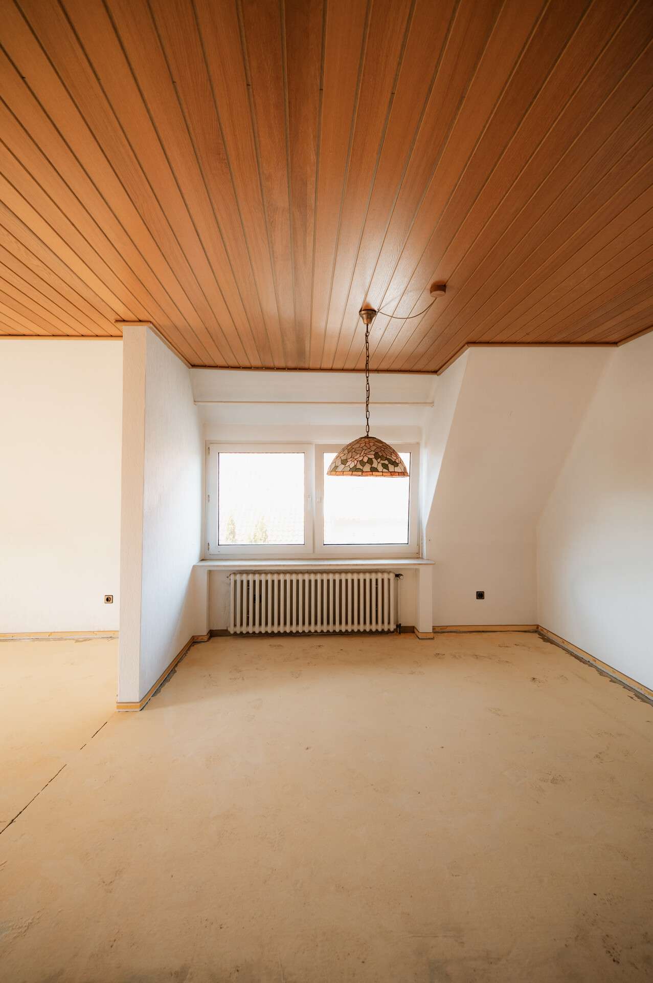 Immobilie in Hiddenhausen - Hiddenhausen-Sundern: Ein-/Zweifamilienhaus mit großzügigem Garten in ruhiger Lage - Bild 6