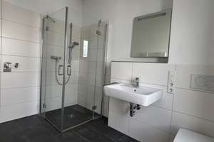 Hochwertige 3-Zimmer-Wohnung mit grosser Dachterrasse und Einbauküche! – Gladiolenweg 47a, 53859 Niederkassel – Vorschaubild 11