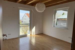 Helle und großzügige Wohnung zu vermieten! EBK, Garage, Arbeitszimmer, Terrasse, Garten... – Berggasse 31, 72762 Reutlingen-Mitte, Reutlingen – Vorschaubild 10