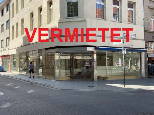 Attraktive Ecklage durch große Sichtbarkeit und hohe Frequenz