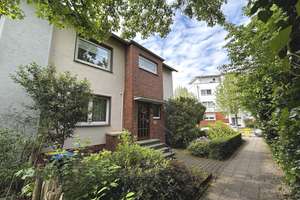 Familienfreundliches Reihenendhaus mit Erbpacht in begehrter Lage von Düsseldorf-Wersten