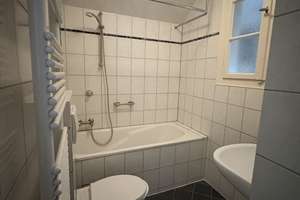 **3-Zimmer-Erkerwohnung mit Balkon zum ruhigen Innenhof direkt an der Düssel** – Karolingerstraße 46, 40223 Bilk, Düsseldorf – Vorschaubild 11