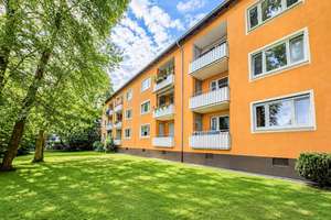 Mehr Frankfurt fürs Geld: 3-Zimmer-Wohnung mit Loggia und Blick ins Grüne – 60437 Nieder-Eschbach, Frankfurt am Main – Vorschaubild 1