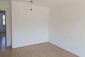 Neuwertige 2-Zimmer Wohnung mit Einbauküche und Balkon – Therese-von-Bayern-Straße 31, 81737 Altperlach, München – Vorschaubild 4