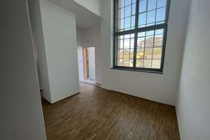 LOFT-Wohnung mit Süd-Terrasse, Parkett, Badewanne & PKW-Stellplatz / WE 1*** – Straße des Friedens 25a, 4808 Wurzen – Vorschaubild 2