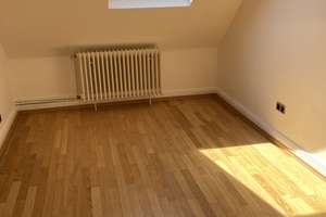 Schöne 2 Zimmer- Dachgeschosswohnung mit Eichenparkett in Wuppertal-Barmen – Zur Scheuren 16, 42275 Barmen, Wuppertal – Vorschaubild 3