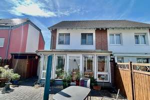 Einziehen statt renovieren – modernes Zuhause mit Wintergarten & Dachstudio – Die vollständige Adresse der Immobilie erhältst du vom Anbieter., 50389 Wesseling – Vorschaubild 1