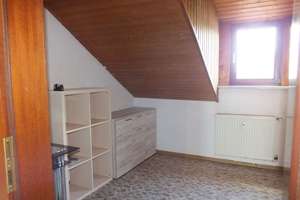 1 Zimmer Dachgeschosswohnung mit ca. 37m² Wohnfläche mit Küche und Bad. – 64569 Nauheim – Vorschaubild 4