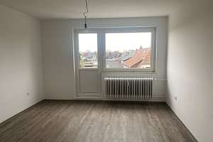 Helle 4-Zimmer-Wohnung mit Balkon – Dammerbergstr. 9, 28309 Hemelingen (Ortsteil), Bremen – Vorschaubild 1