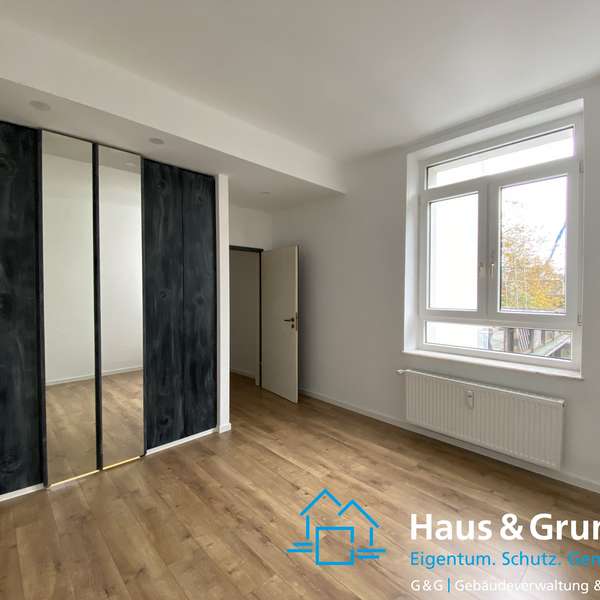 *** charmante 3-Zimmer-Wohnung - in ehemaliger Jugendstilvilla - großer Balkon - Blick ins Grüne ***