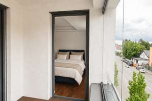 Exklusive 2-Zimmer-Wohnung mit Luxusausstattung und verglaster Loggia in Augsburg-Göggingen – Die vollständige Adresse der Immobilie erhältst du vom Anbieter., 86199 Göggingen-Süd, Augsburg – Vorschaubild 9