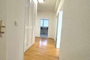 Bezugsfreie 2-3 Zimmer-Wohnung mit Wintergarten + großen Sonnenbalkon