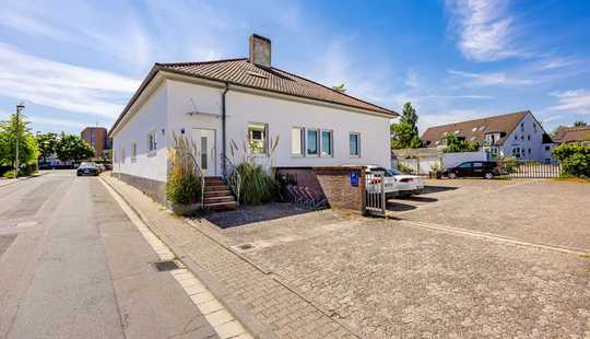 Bild von *Exklusives Familienanwesen mit zwei Wohneinheiten, Garten & vielseitig nutzbarer Gewerbefläche*