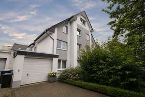 Großzügige renovierte 4-Zimmer-Wohnung mit 2 Bädern, Balkon & EBK in Schloß Neuhaus – Almering 5, 33104 Schloß Neuhaus, Paderborn – Vorschaubild 32