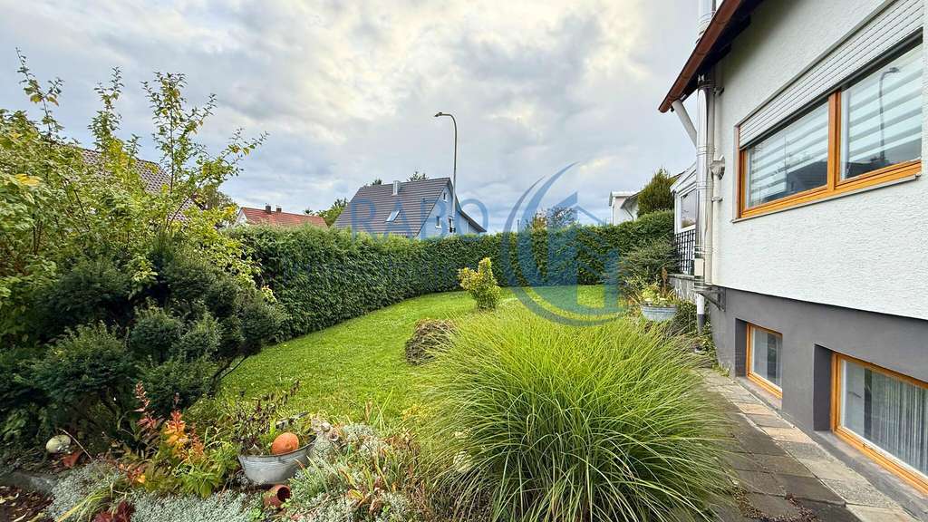 Immobilie in Neuhausen ob Eck - Großzügiges Zweifamilienhaus mit 712 m² Grundstück in beliebter Lage - Bild 2