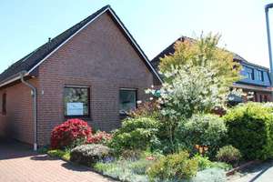GEPFLEGTES EINFAMILIENHAUS MIT GARAGE UND TRAUMHAFTEM KLEINEN GARTEN – Die vollständige Adresse der Immobilie erhältst du vom Anbieter., 21255 Tostedt – Vorschaubild 2