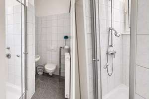 Frisch renovierte Altbauwohnung in Alt-Sachsenhausen 90 m² mit Stellplatz – 60594 Sachsenhausen-Nord, Frankfurt am Main – Vorschaubild 2