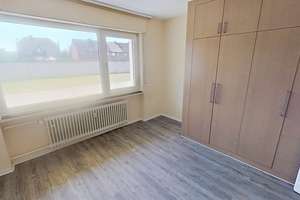 Komfortabel im Erdgeschoss: Helle 3-Zimmer-Wohnung mit Tageslichtbad (Wanne + Dusche) – Lahrkampstraße 4, 33104 Schloß Neuhaus, Paderborn – Vorschaubild 3