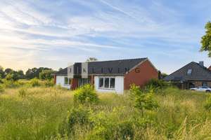 Sanierungsprojekt mit großem Grundstück – Bungalow in Hittbergen – Die vollständige Adresse der Immobilie erhältst du vom Anbieter., 21522 Hittbergen – Vorschaubild 1