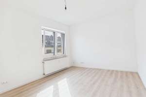 Frisch saniert und sofort bezugsfrei: moderne 3,5-Zimmer-Wohnung in Essen-Frohnhausen – Berliner Straße 145, 45144 Frohnhausen, Essen – Vorschaubild 3