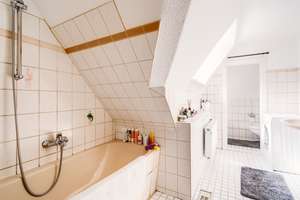 Schöne 2,5 Zimmer Dachgeschosswohnung in Berlin, Charlottenburg – Brombeerweg na, 14052 Westend, Berlin – Vorschaubild 6
