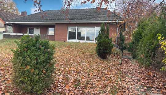 Bild von Einfamilienhaus mit großem Garten – Viel Platz für Ihre Ideen!