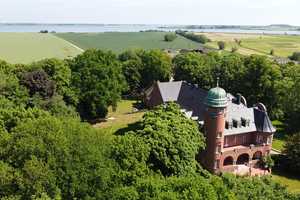 Traumschloss in ruhiger Lage – Trent, Vorpommern-Rügen (Kreis), 18569 Rügen (Kreis) – Vorschaubild 1