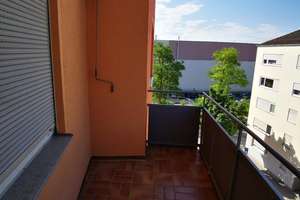 Zentrale 3-Zimmer-Wohnung mit Balkon und Garage – Die vollständige Adresse der Immobilie erhältst du vom Anbieter., 89231 Neu-Ulm – Vorschaubild 2
