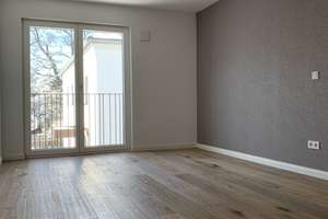 Exklusive 5 ZKB Maisonette mit Terrasse + Balkon Nähe Nymphenburger Park – Fasanenstraße 27e, 81247 Obermenzing, München – Vorschaubild 6
