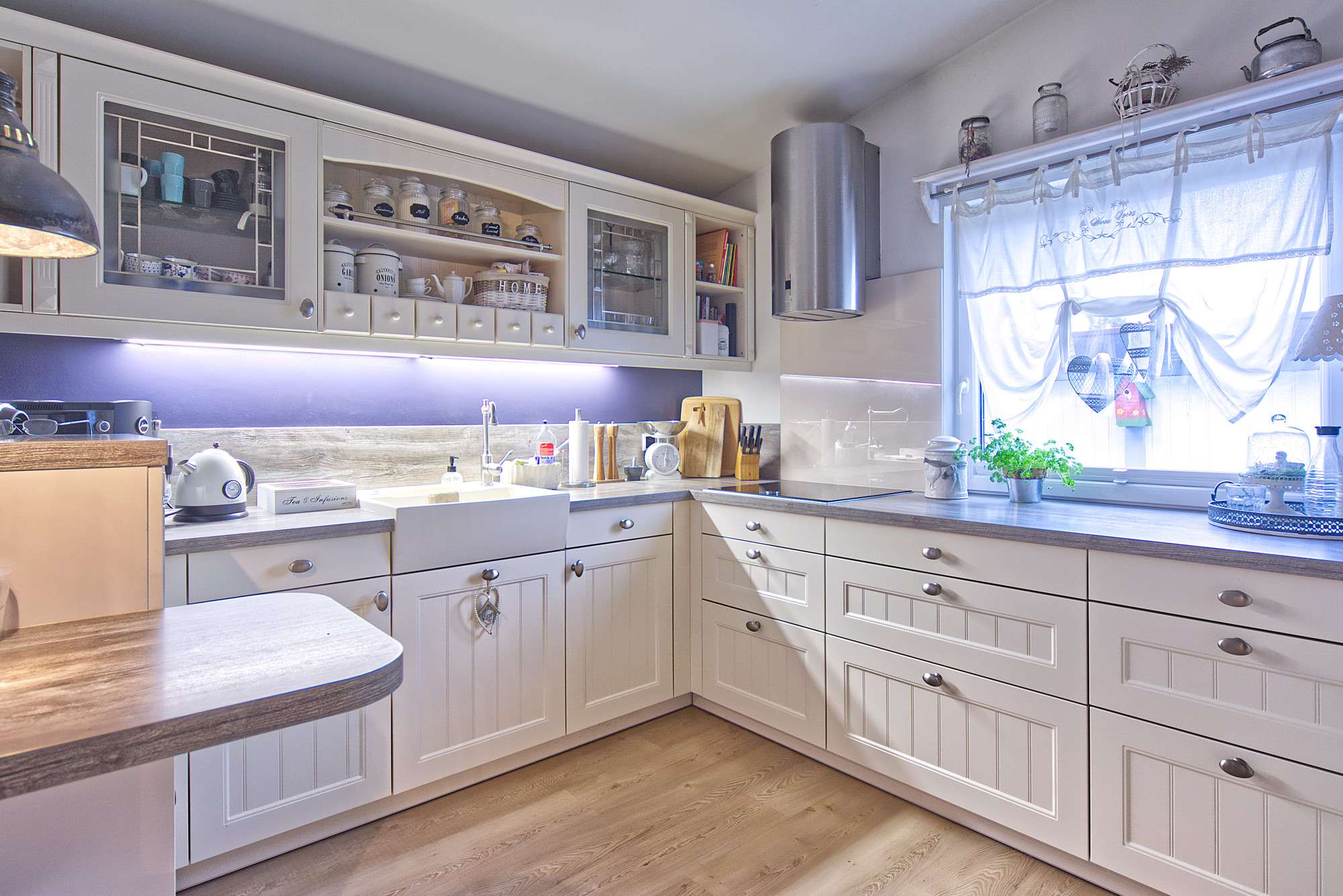 Immobilie in Bünsdorf - Einzigartiges Seeanwesen – Hochwertiges Traumhaus in erster Reihe - Bild 2