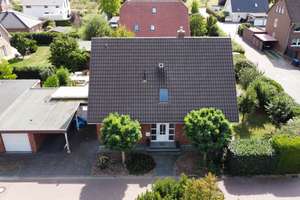 Großzügig und modern: Einfamilienhaus mit Pool in Mehrum – Die vollständige Adresse der Immobilie erhältst du vom Anbieter., 31249 Hohenhameln – Vorschaubild 3