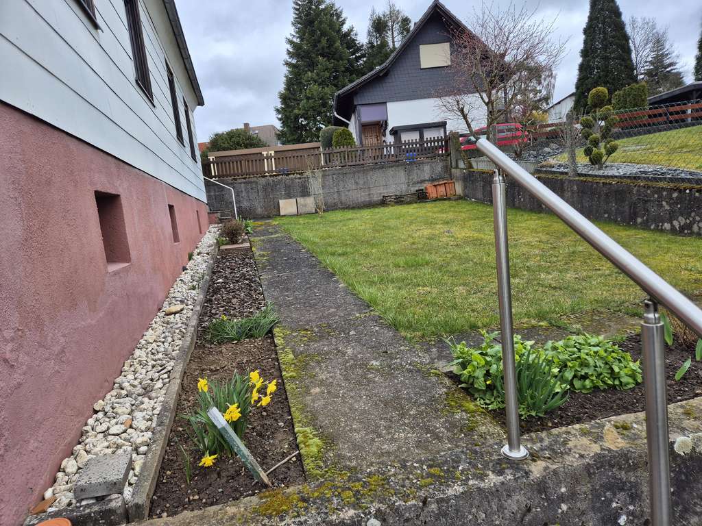 Immobilie in Steinau an der Straße - ++++CHARMANTES HAUS MIT GROSSEM GARTEN-PERFEKT ALS FERIENHAUS  PAARE ODER SINGLES++++ - Bild 1