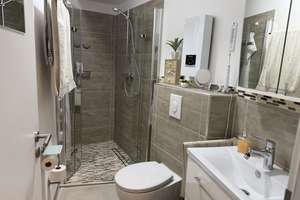 Im Zentrum von Dellbrück - 2 Zimmer-Wohnung mit Balkon, TG-Stellplatz & EBK – Dellbrücker Hauptstr. 58, 51069 Dellbrück, Köln – Vorschaubild 6