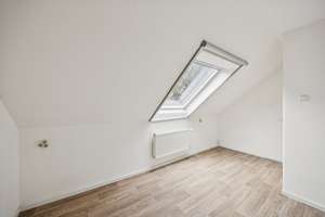 Familienfreundliches Reihenmittelhaus mit Garten, Terrasse und Vollkeller in ruhiger Wohnlage – 22415 Langenhorn, Hamburg – Vorschaubild 9