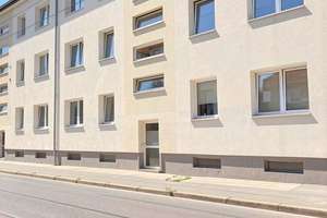 Frisch renovierte 3 raum Wohnung mit Balkon sucht neue Mieter