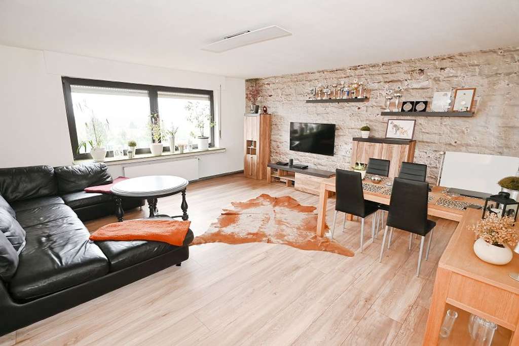 Immobilie in Hüllhorst - Gemütliches Einfamilienhaus mit Einliegerwohnung in Hüllhorst! - Bild 2