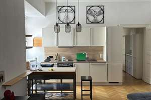 Provisionsfrei! Stilvolle, vollmöblierte Altbauwohnung in Charlottenburg–saniert & sofort bezugsfrei