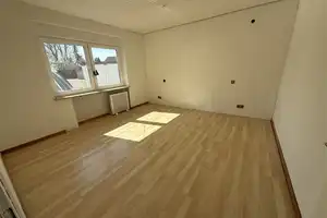 Großzügiges FH/Generationenhaus  mit Garten/2 Garagen und Stellplätze in 66740 Steinrausch – Saarlouis (Kreis) – Vorschaubild 13