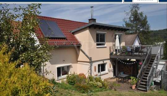 Bild von Viel Charme und schöner Garten - Saniertes Familienhaus mit Erweiterungspotenzial