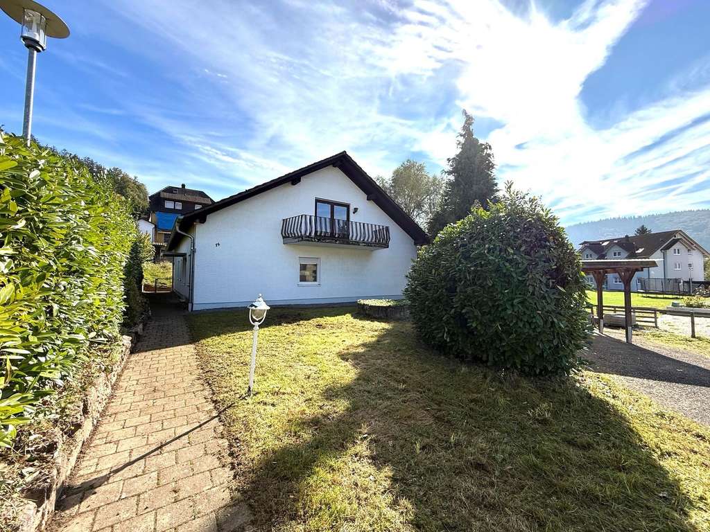 Immobilie in Lahr/Schwarzwald - Schönes, großes Einfamilienhaus mit Garten * in Lahr - Bild 1