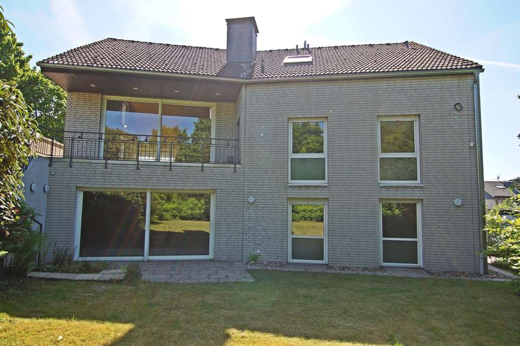 Immobilie in Velbert - Außergewöhnliches Mehrgenerationenhaus mit Charakter - Bild 0